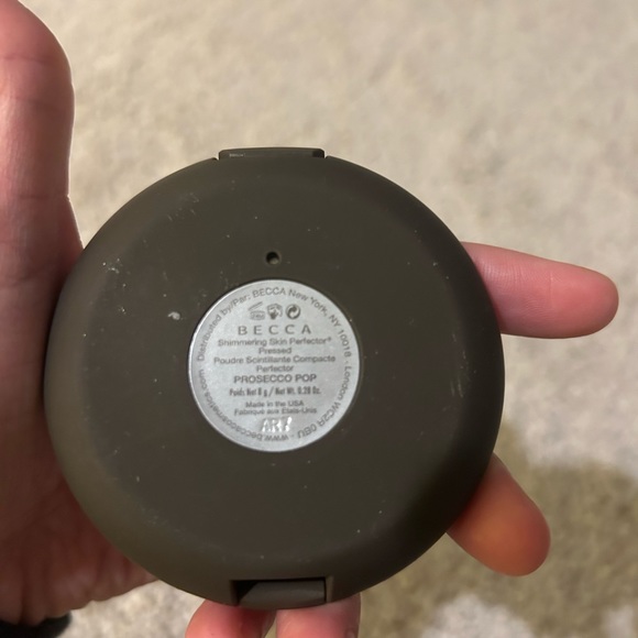 Becca Shimmering Skin Perfector Pressed Highlighter, Prosecco Pop - Picture 3 of 4